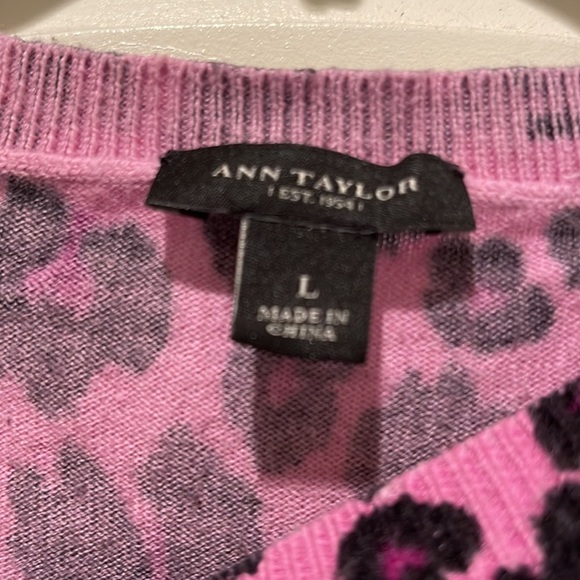 Ann Taylor top - Picture 2 of 4
